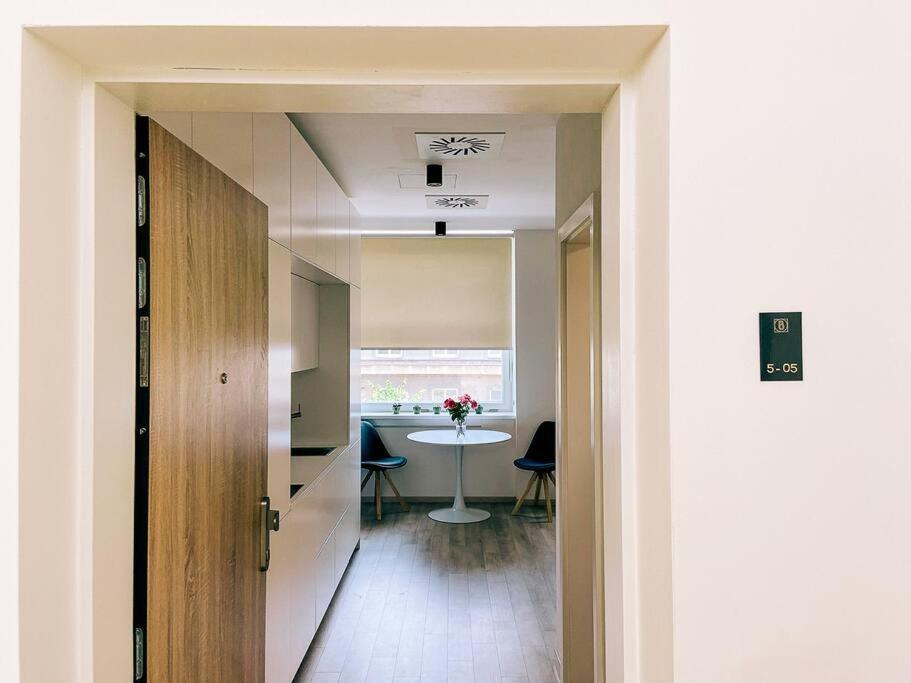 New Studio In Quiet Part Of The City Center Bratislava Dış mekan fotoğraf