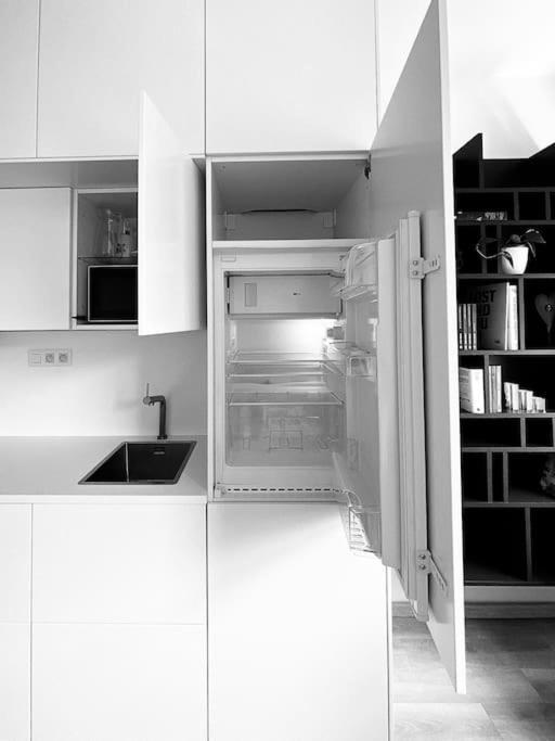 New Studio In Quiet Part Of The City Center Bratislava Dış mekan fotoğraf